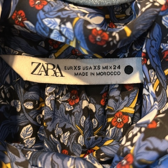 Zara Floral Blouse w/Neck ties - Picture 9 of 10